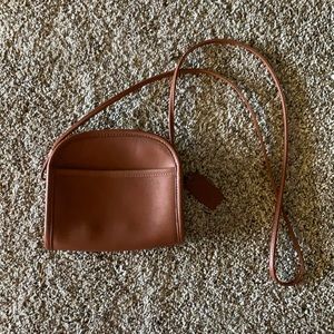 Adorable brown vintage crossbody Coach purse